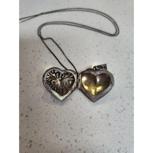 925 THM Sterling Silver Puffy Heart scrollwork  1" Locket on  24" Chain Necklace - Picture 4 of 9